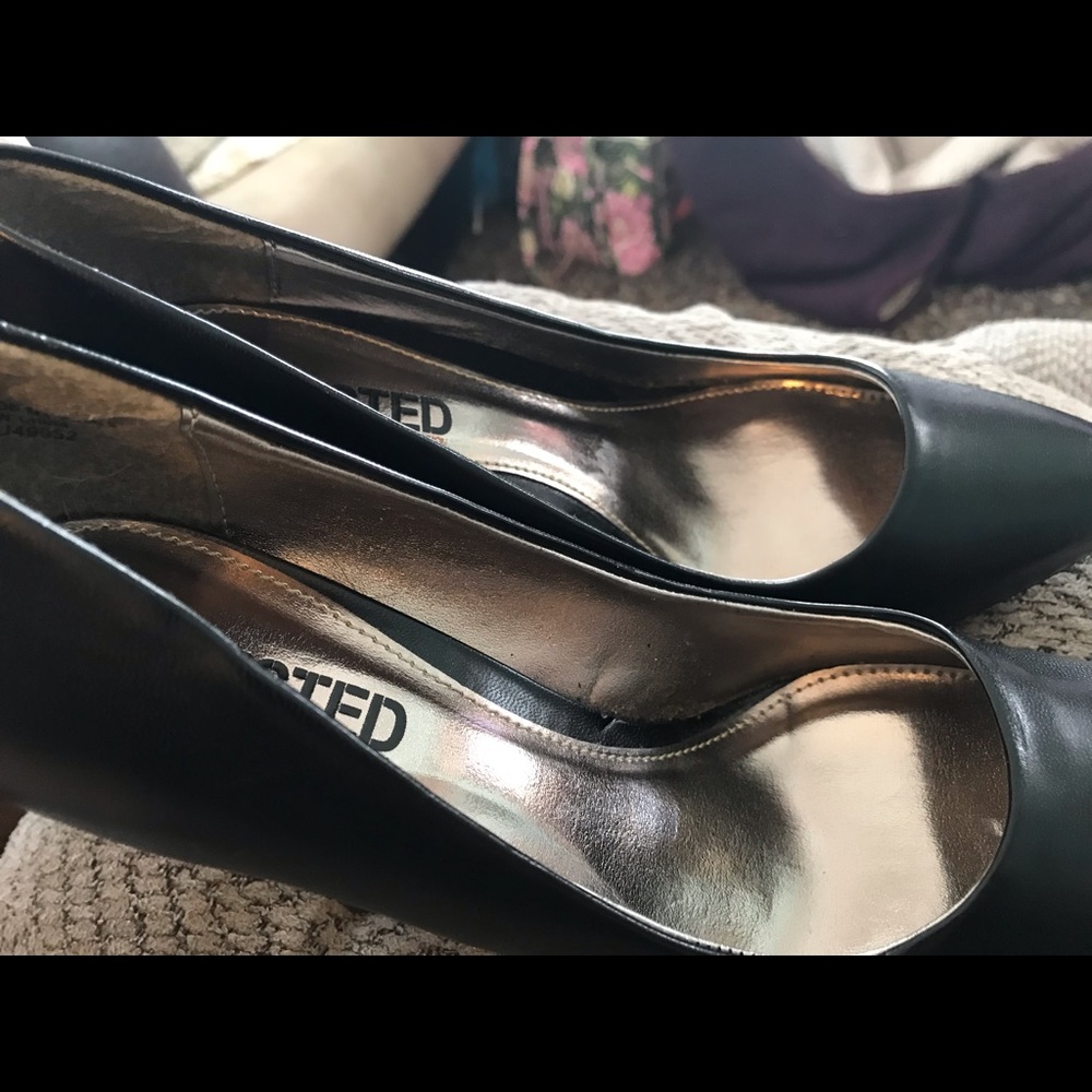 Kenneth Cole Unlisted Collection - Picture 2 of 6